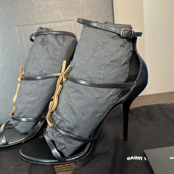 Saint Laurent PATENT LEATHER CASSANDRA SANDALS IN NIOR! SIZE 39! GREAT CONDITION - Picture 3 of 15